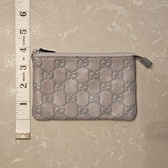GUCCI Logo Zip Wallet Pouch. UNISEX. Embossed Logo. - Picture 3 of 7